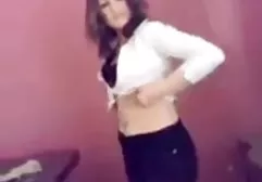 پیاده روی یک عکس سوپر خارجی سوار قوی از دوست خود