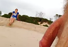 لاتین بکشد و بر روی دیک از مردی که او را در دوربین عکسبرداری می کند، جهش پیدا فیلم سوپرایرانی وخارجی می کند