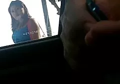 از گربه جوان در گربه داشت خارجی سوپر