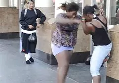 دو زیبایی روسی به مشاهده فیلم سوپر خارجی نوبت سوار دیک می شوند