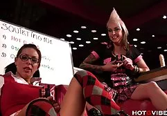 زن و شوهر جوان فیلم های سوپرخارجی جدید درگیر جنس پرشور.