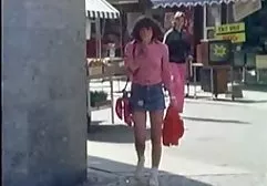 عروسک داغ به عنوان آن باید در گربه دمار از فیلم سوپر خارجی قدیمی روزگارمان درآورد