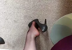 زن جوان نشان می دهد لعنتی بسیار فیلم سوپر زوری خارجی خوب است