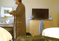 دو جوجه جوان سوپر خارجی ها مکنده پسر است