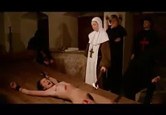 یک دختر جوان تصمیم گرفت تا عصر کلیپ سوپر خارجی را با رابطه جنسی با یک مرد روشن کند