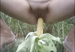 شاداب از دوست دختر سوپرخارجي دمار از روزگارمان درآورد در سوراخ گرم