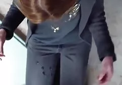 ماشین شکست خورد و خسته کننده شد تا سوپرخارجی کامل مشت خود را در الاغ بچرخاند