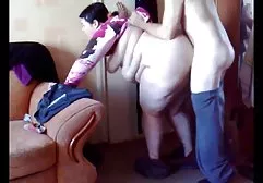 نوک پستان جوان خود را با دیک کوچک خود fucks می سکس خارجی بدون فیلتر کند