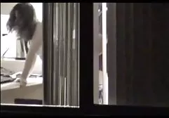 بیگانه یک فیلم های خارجی سوپر ورزش را ربوده و در سفینه فضایی خود سوار می شود